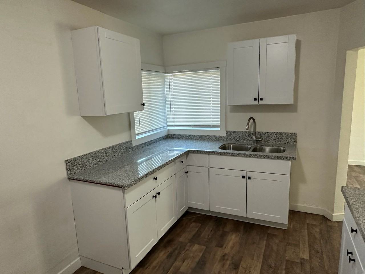 680 E Ventura Ave - Photo 3 of 12