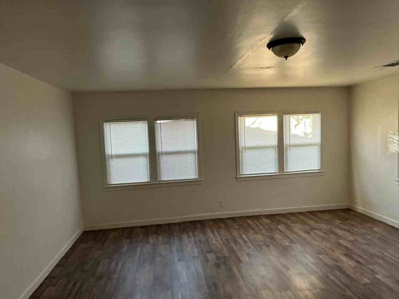 680 E Ventura Ave - Photo 4 of 12