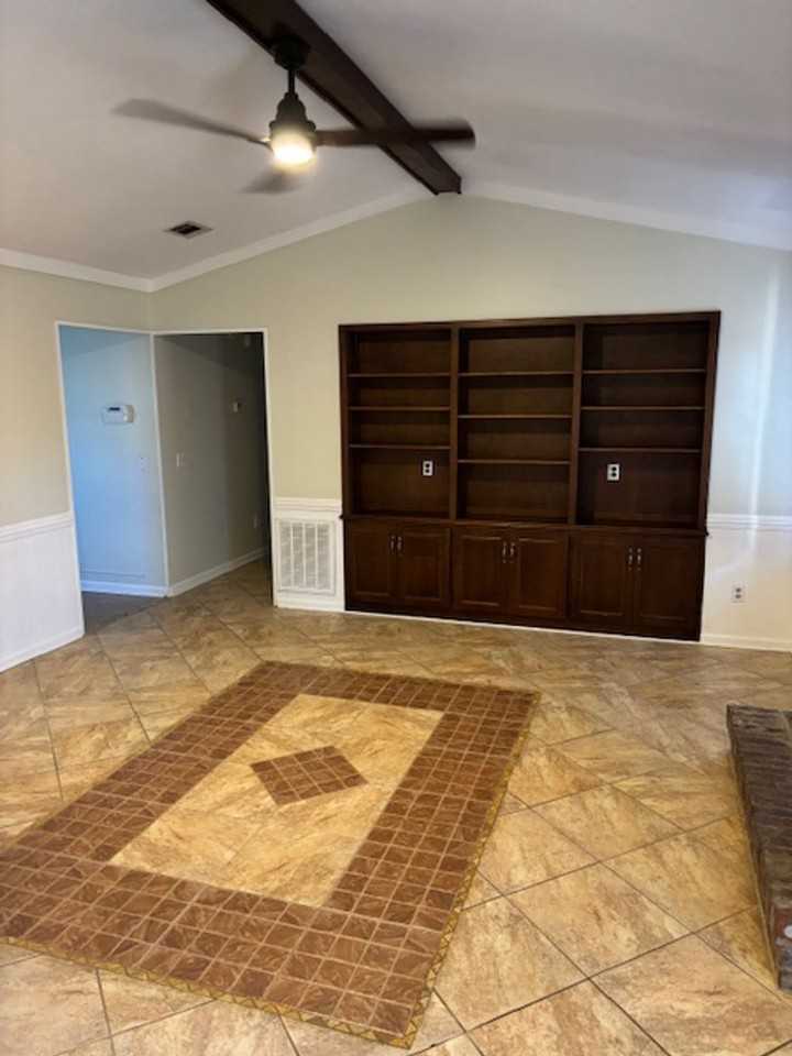 3 Abbey Ct - Photo 7 of 18