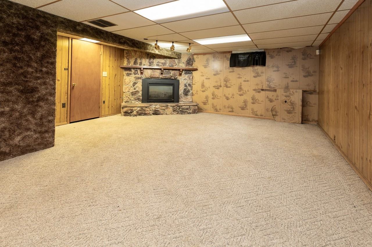 1502 Julie Dr - Photo 2 of 20