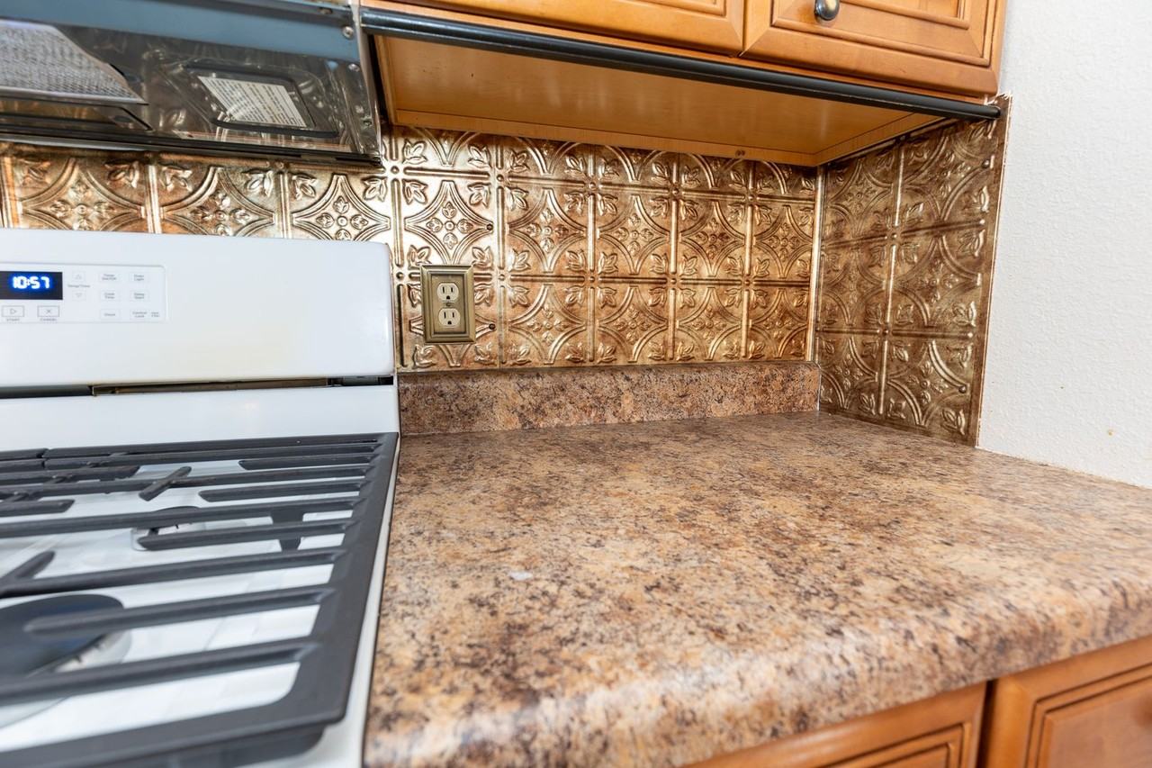 1502 Julie Dr - Photo 6 of 20