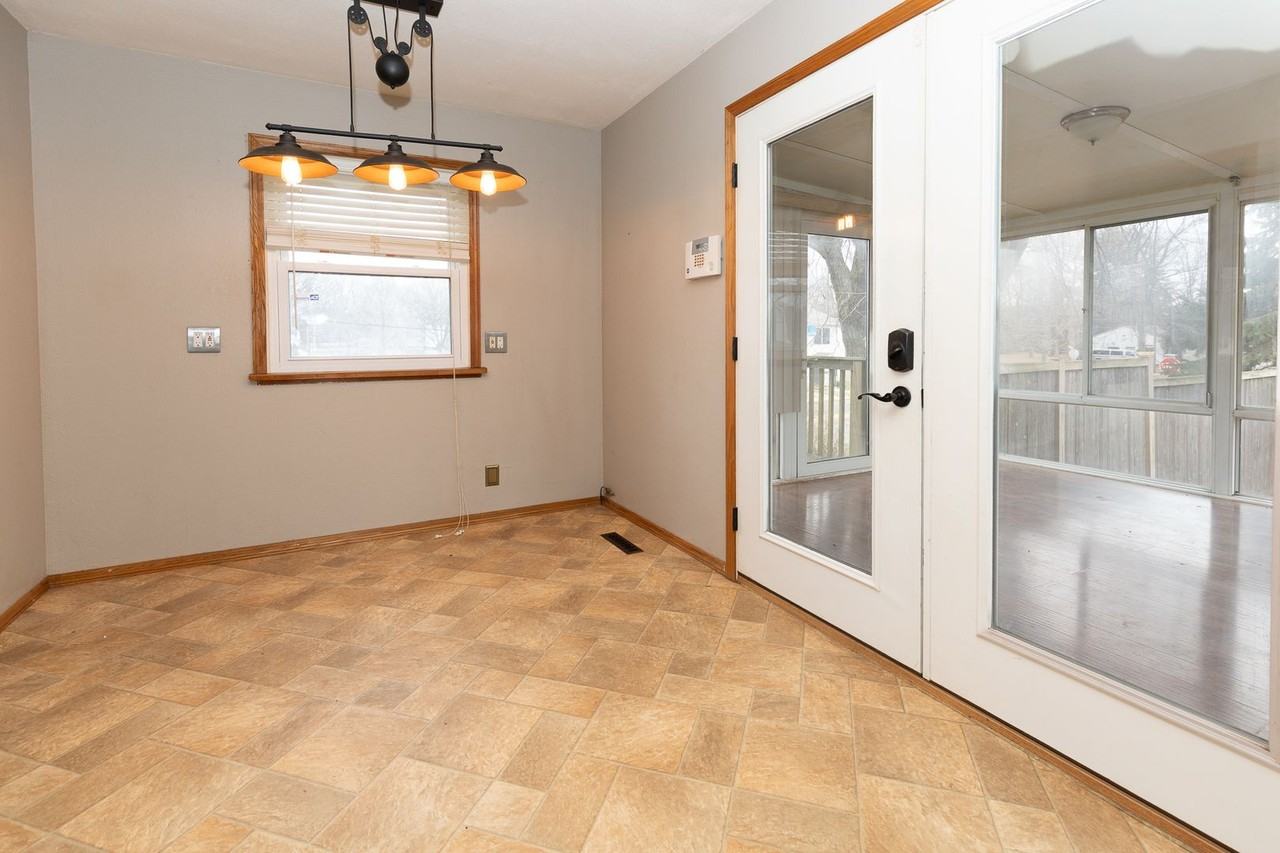 1502 Julie Dr - Photo 7 of 20