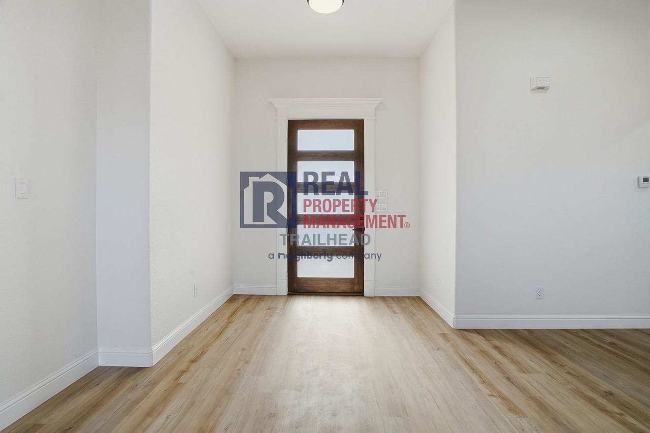 200 High Ridge Ct - Photo 6 of 33