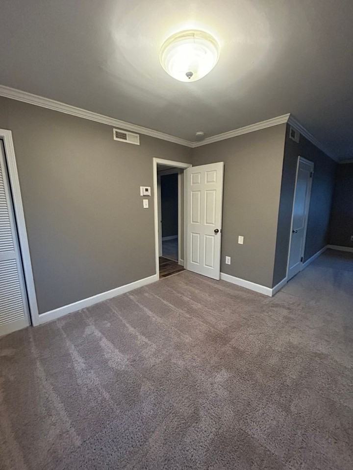 100 100 Lewis Drive  - Lewis Village - Photo 5 of 10