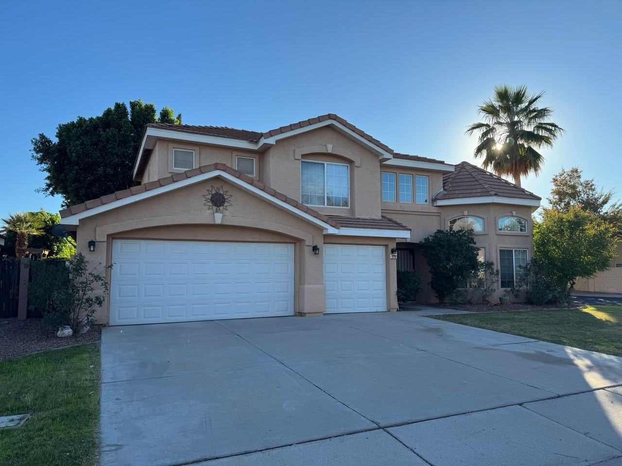 955 W Cooley Dr - Photo 2 of 29