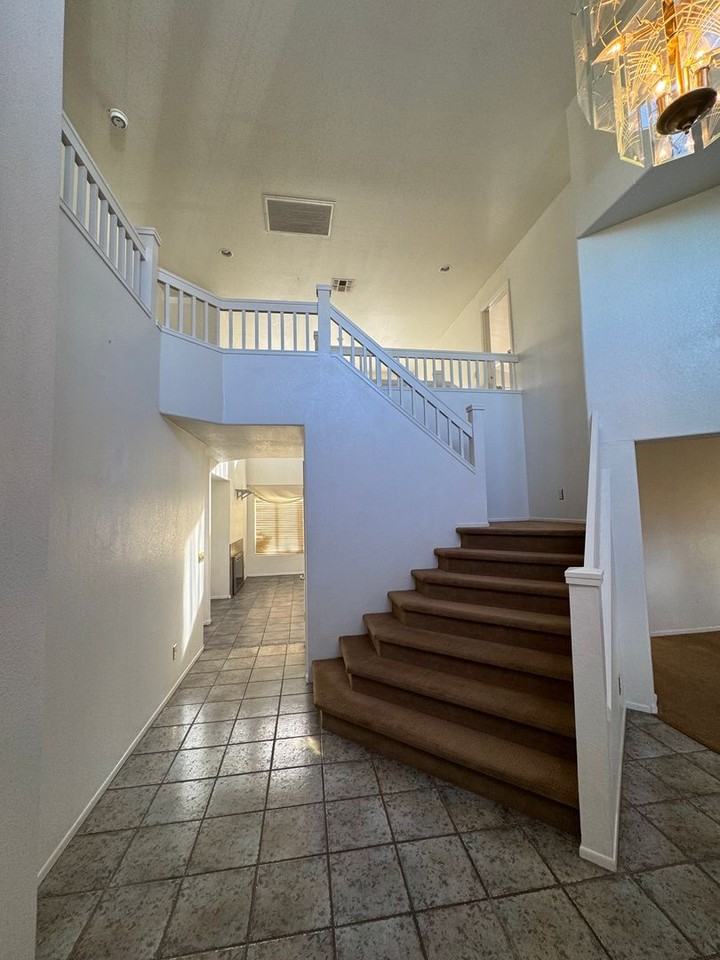 955 W Cooley Dr - Photo 7 of 29