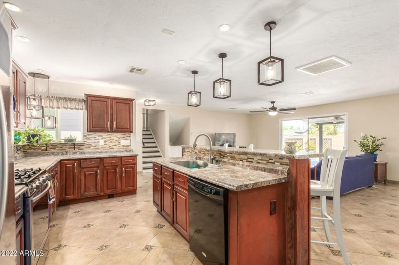 606 E Carson Dr - Photo 6 of 25