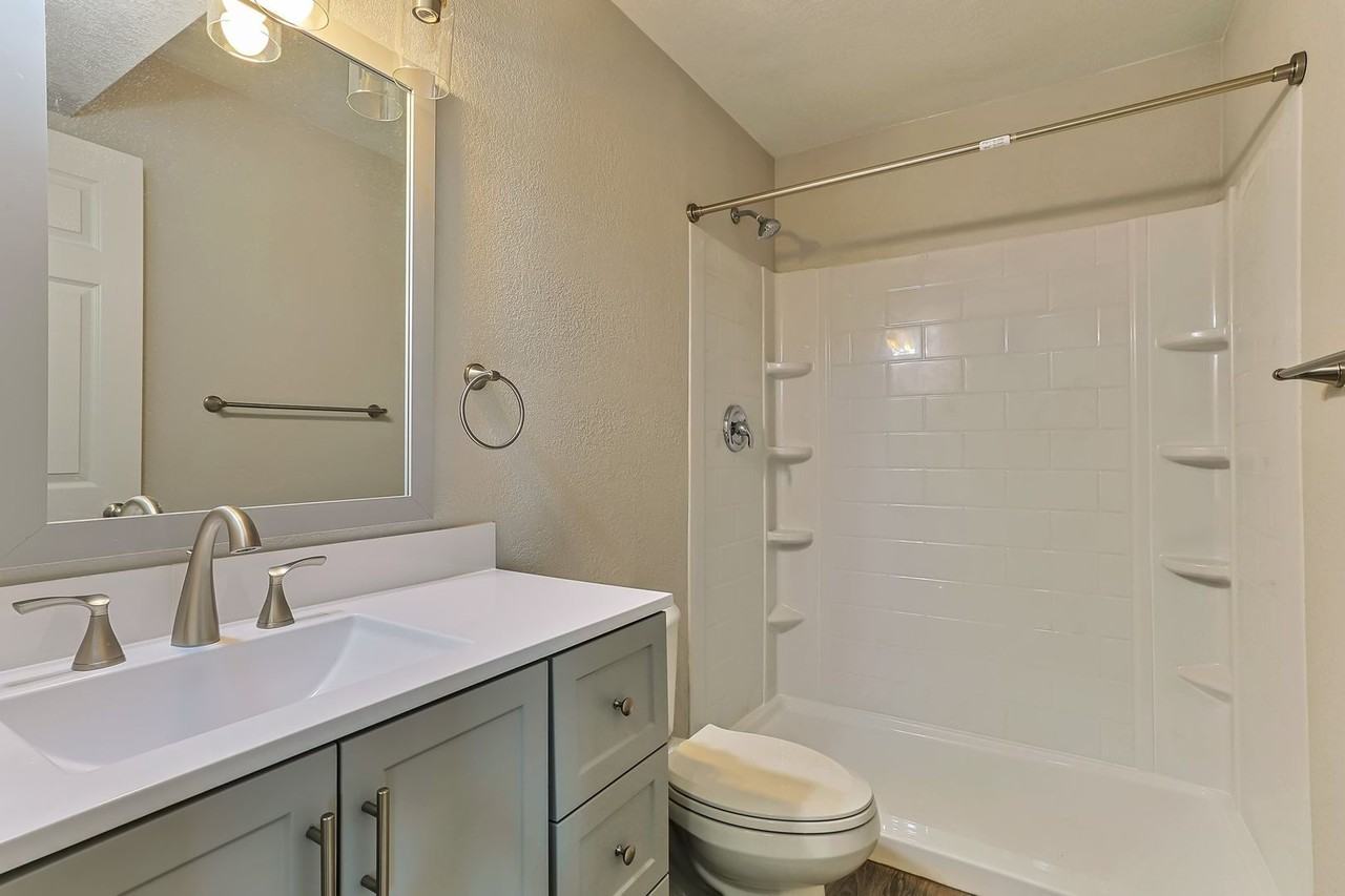 1205 E Fairmont Dr - Photo 6 of 25