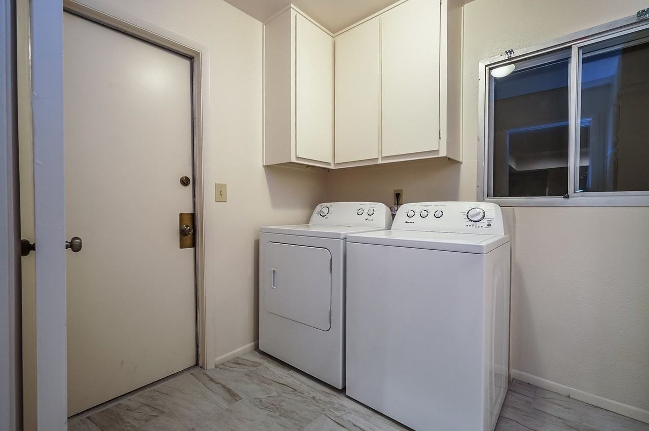 937 E Manhatton Dr - Photo 6 of 20