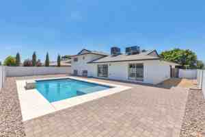 featured image of 1304 E Carter Dr