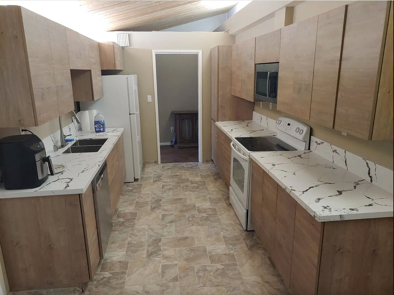 5231 Remington Rd - Photo 2 of 11