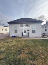 Halliday - Photo 1 of 1