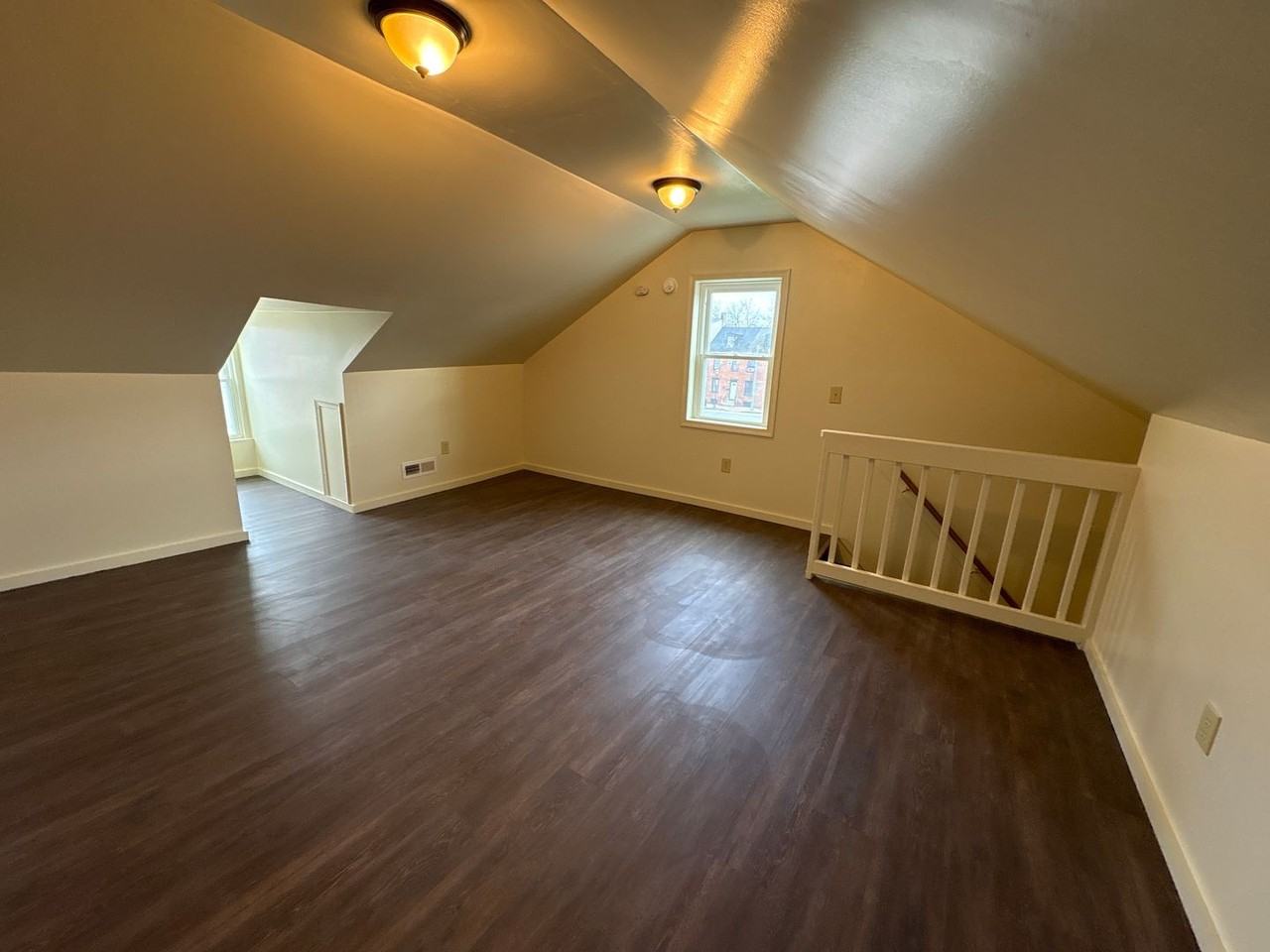 140 E South St - Photo 4 of 19