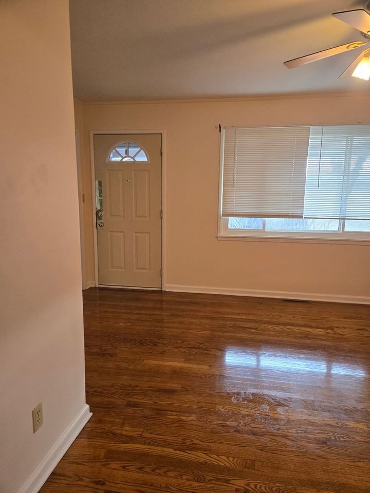 11508 E 51st St - Photo 4 of 35