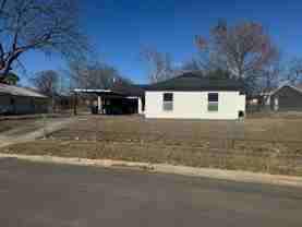 1715 Walton Walker Dr - Photo 1 of 1