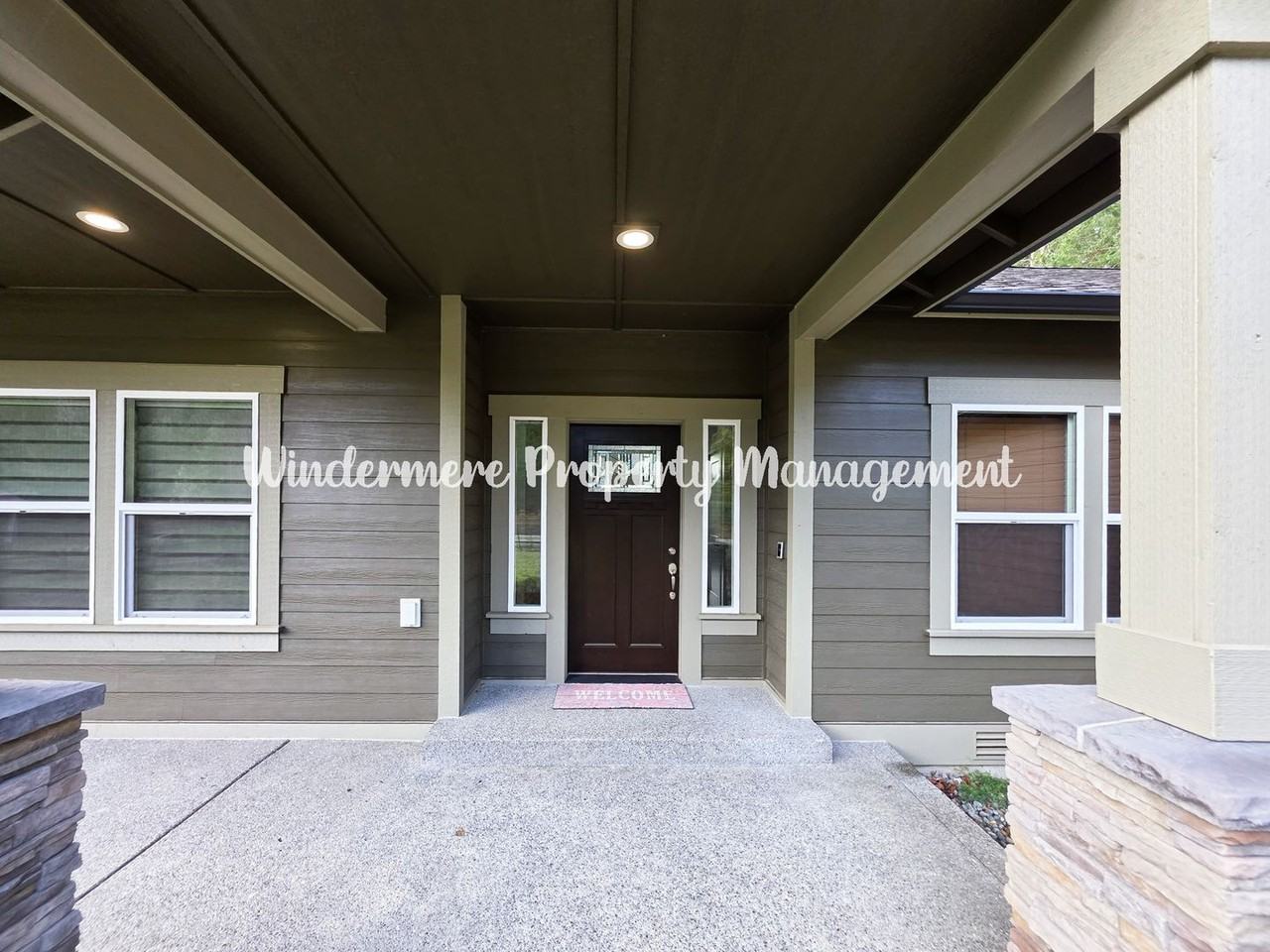 1738 Lilypad Pl E - Photo 4 of 31