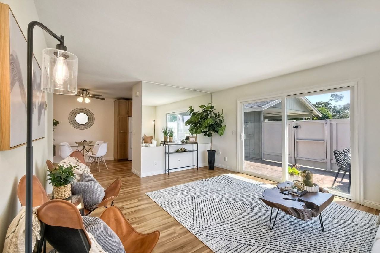 1809 Stonebrook Ln - Photo 4 of 18