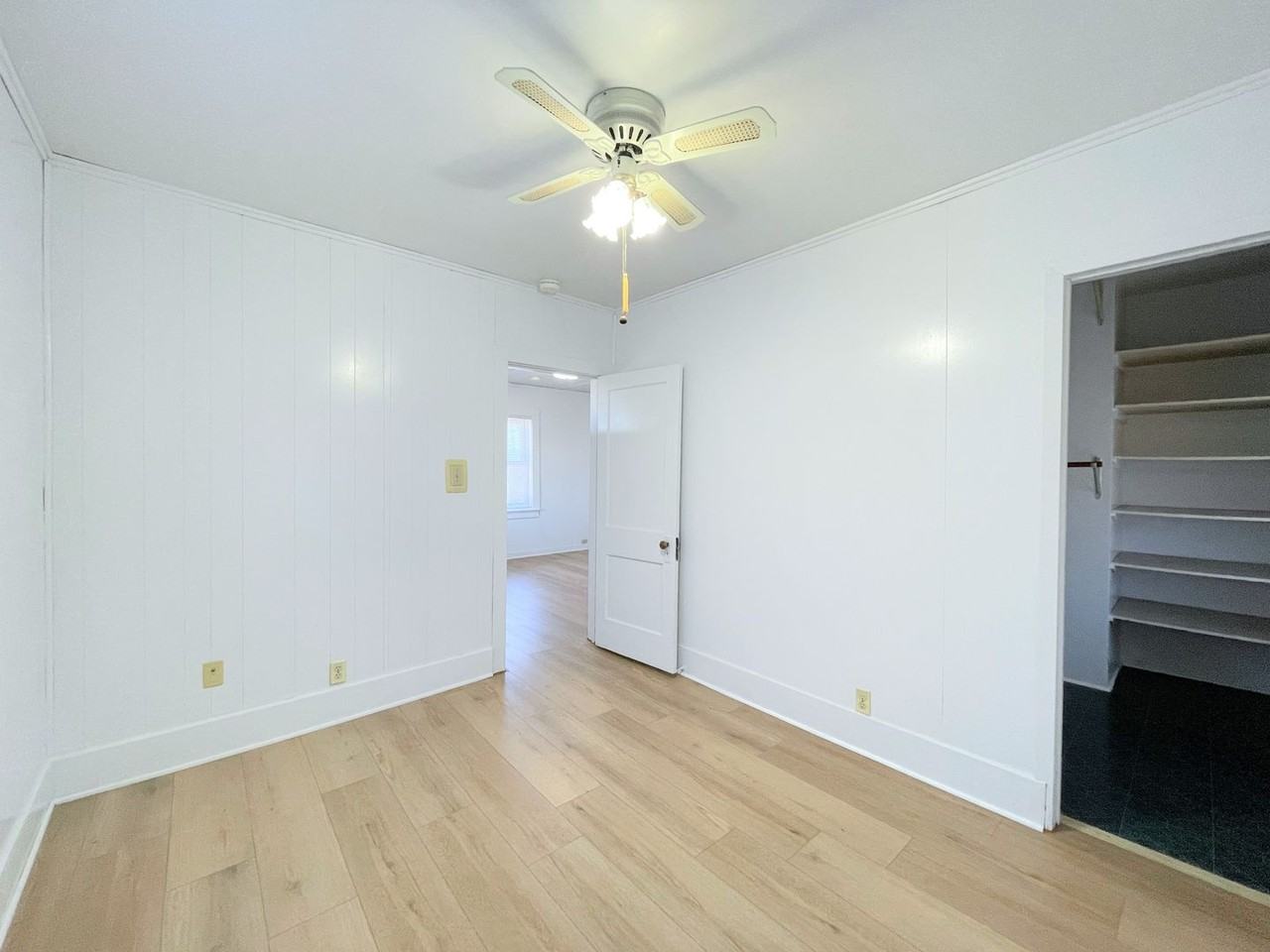 111 W 6th Ave - Photo 5 of 19