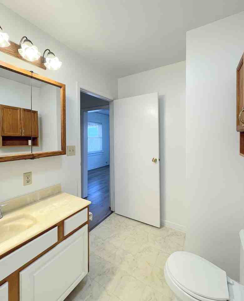 111 W 6th Ave - Photo 7 of 19