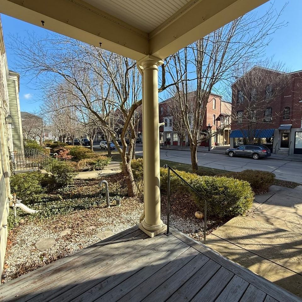 3306 Domain St - Photo 3 of 25