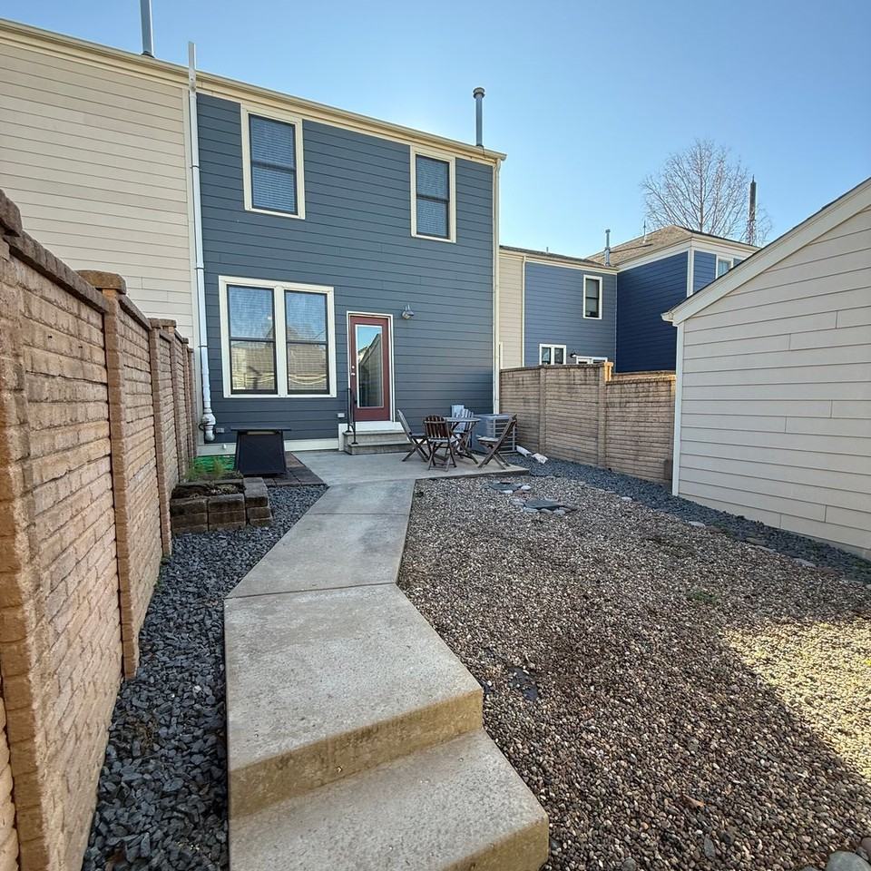 3306 Domain St - Photo 4 of 25