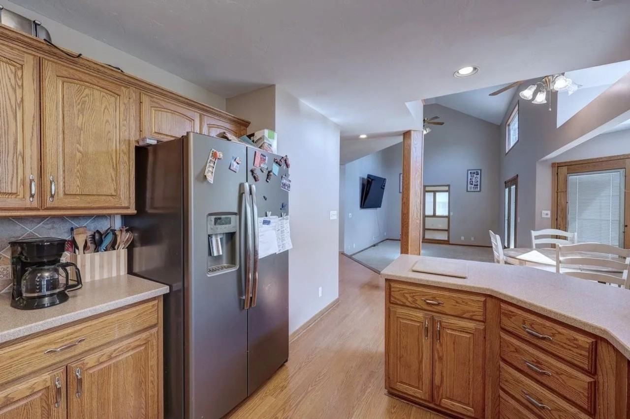 3408 Lakeshore Dr - Photo 5 of 20