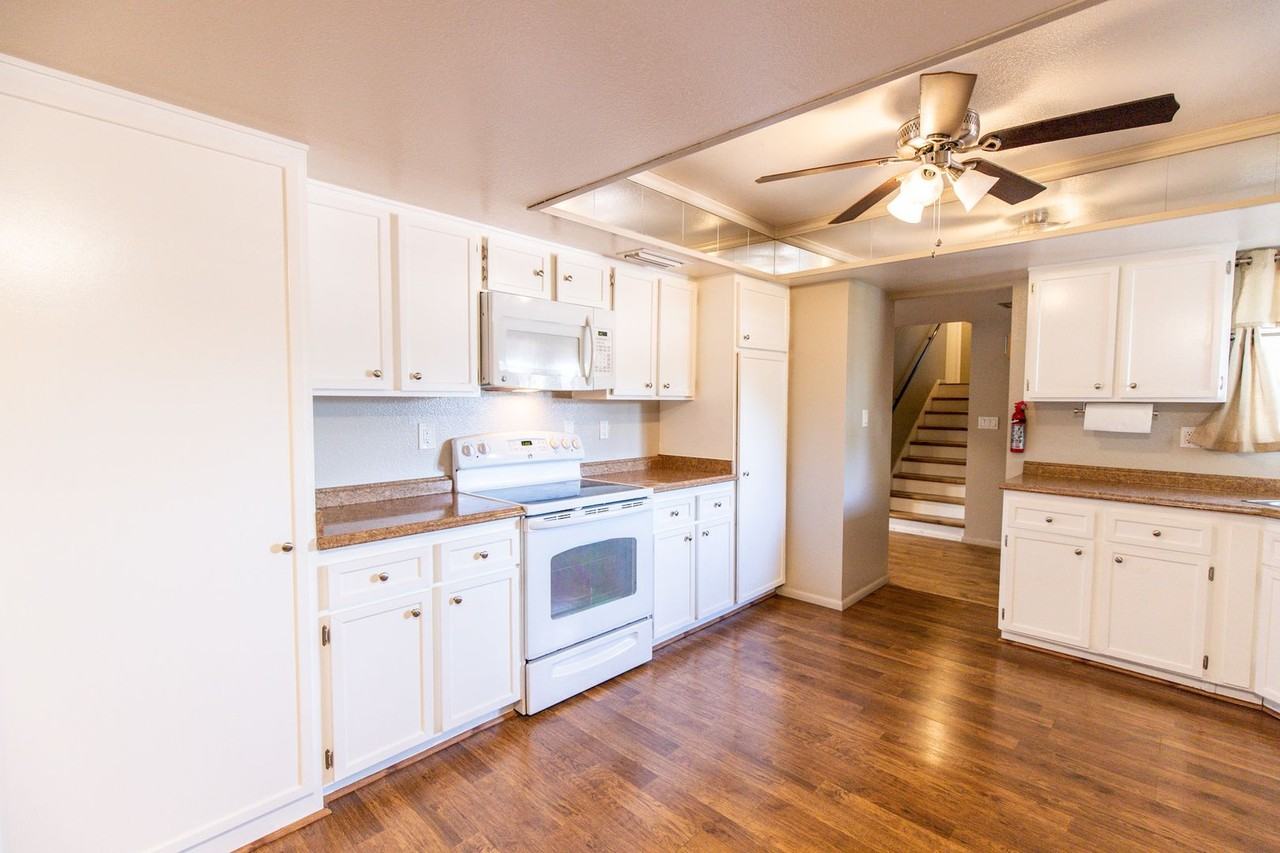 3511 S Alder Dr - Photo 2 of 50