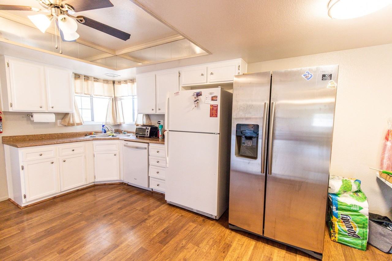 3511 S Alder Dr - Photo 4 of 50