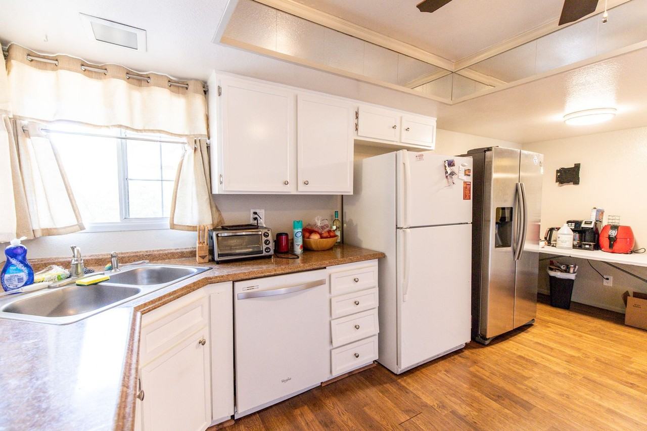 3511 S Alder Dr - Photo 7 of 50