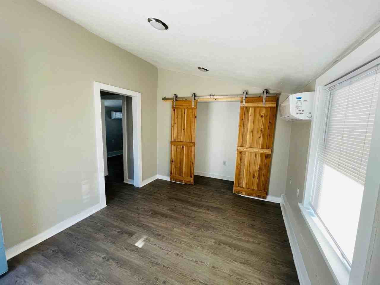 805 W 3rd St - Photo 5 of 10