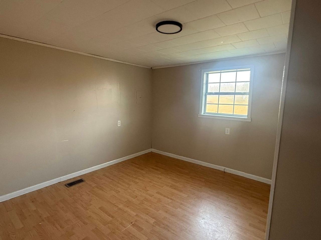 585 Pleasant Hill Rd - Photo 4 of 7