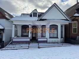 featured image of 822 W Broadway St