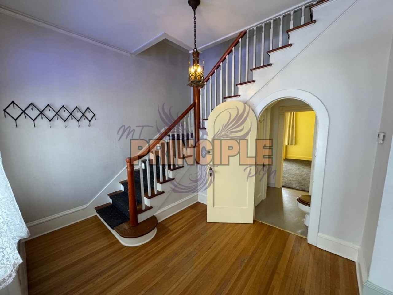 822 W Broadway St - Photo 5 of 26