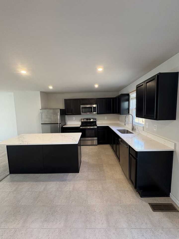 10201 Blansford Way - Photo 2 of 21