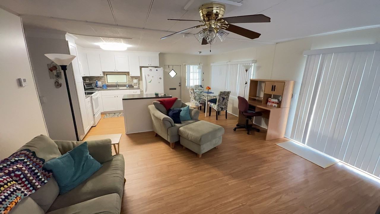 4851 W Gandy Blvd #L19 - Photo 5 of 35