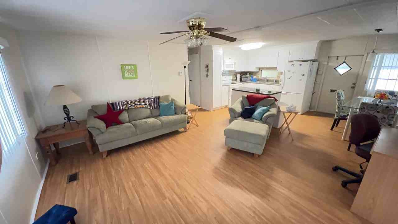 4851 W Gandy Blvd #L19 - Photo 6 of 35