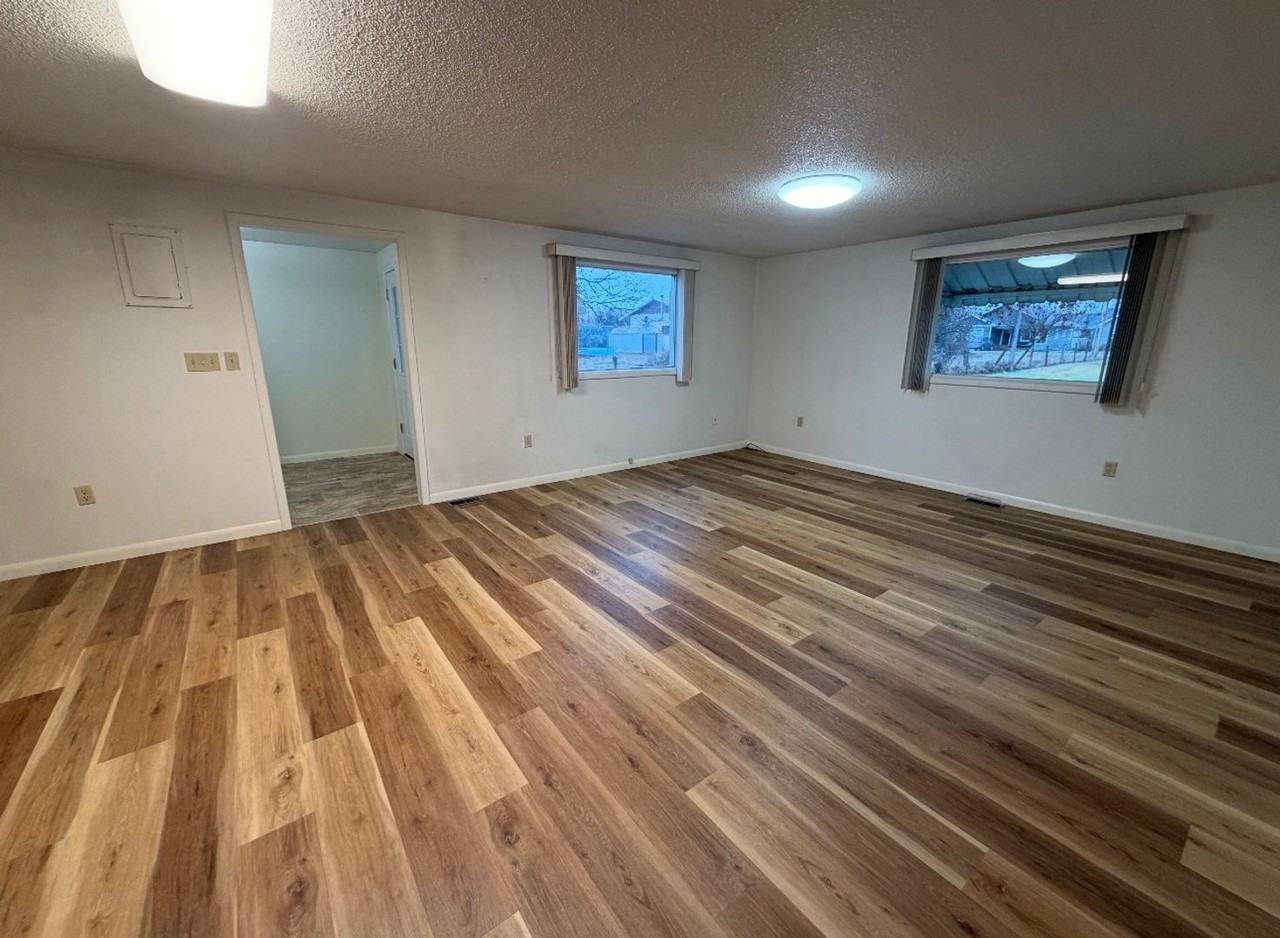 14 Terry Rd - Photo 4 of 8