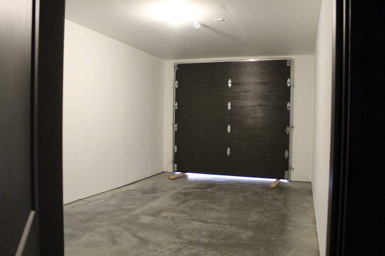 573 S Teton Ave - Photo 3 of 17