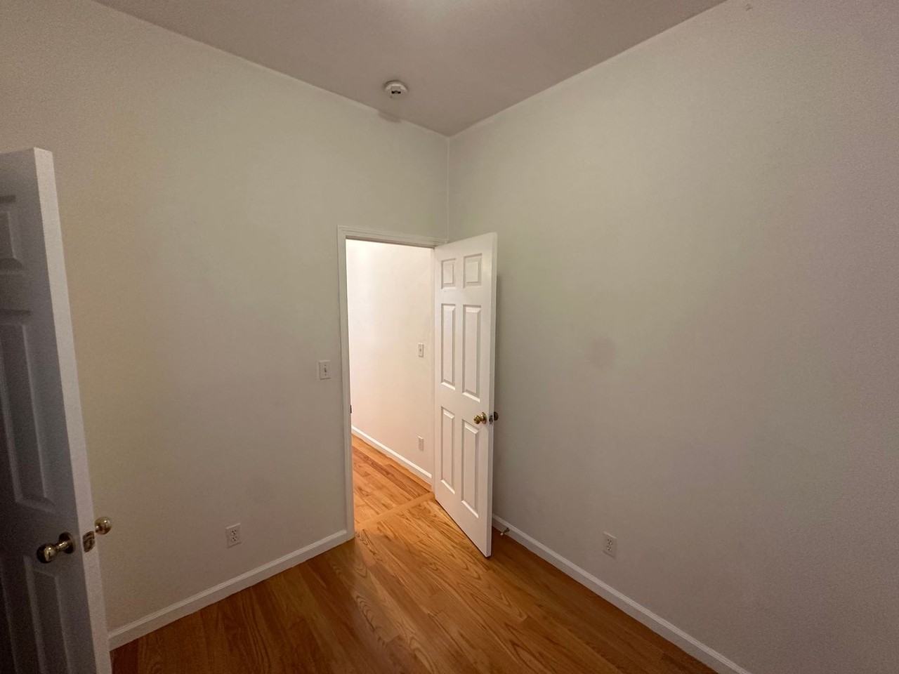 222 12th Ave - Photo 4 of 8