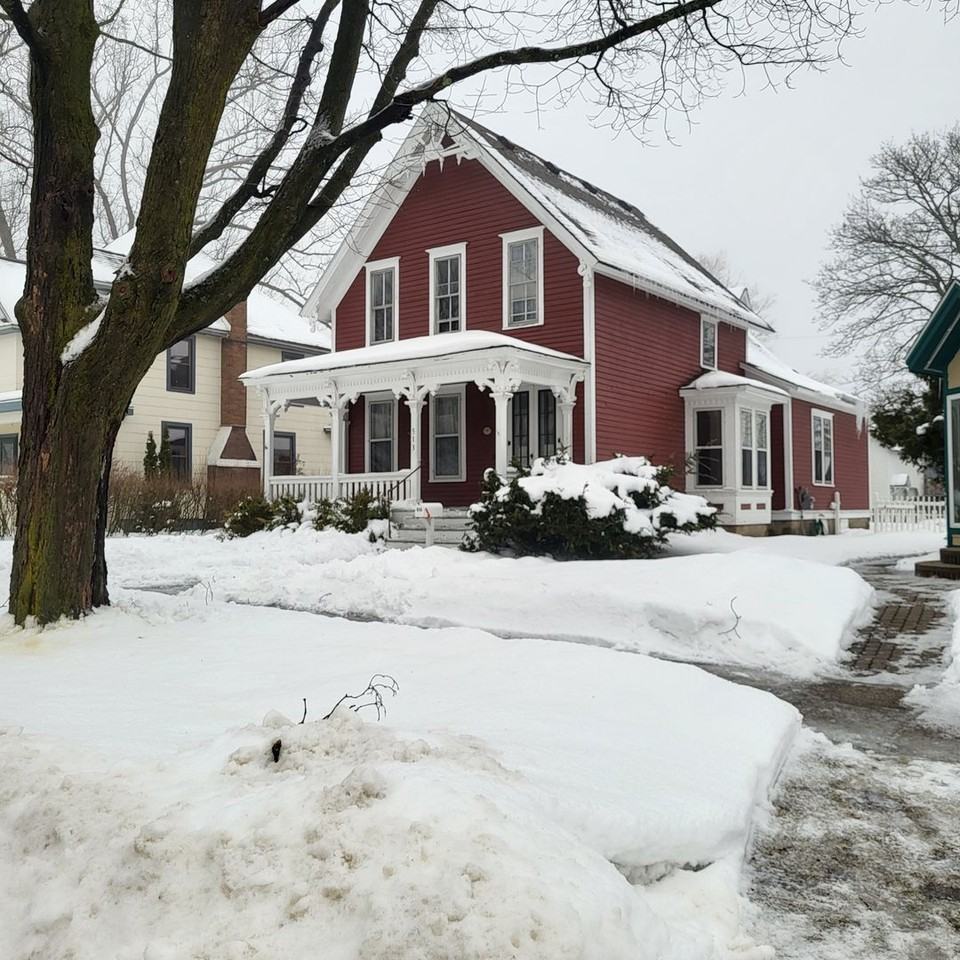 513 E Chapin St - Photo 2 of 19