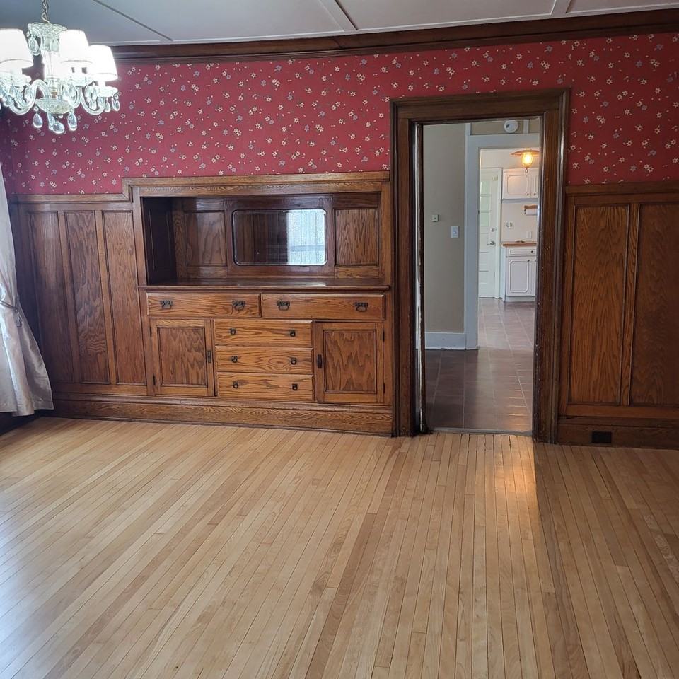 513 E Chapin St - Photo 3 of 19