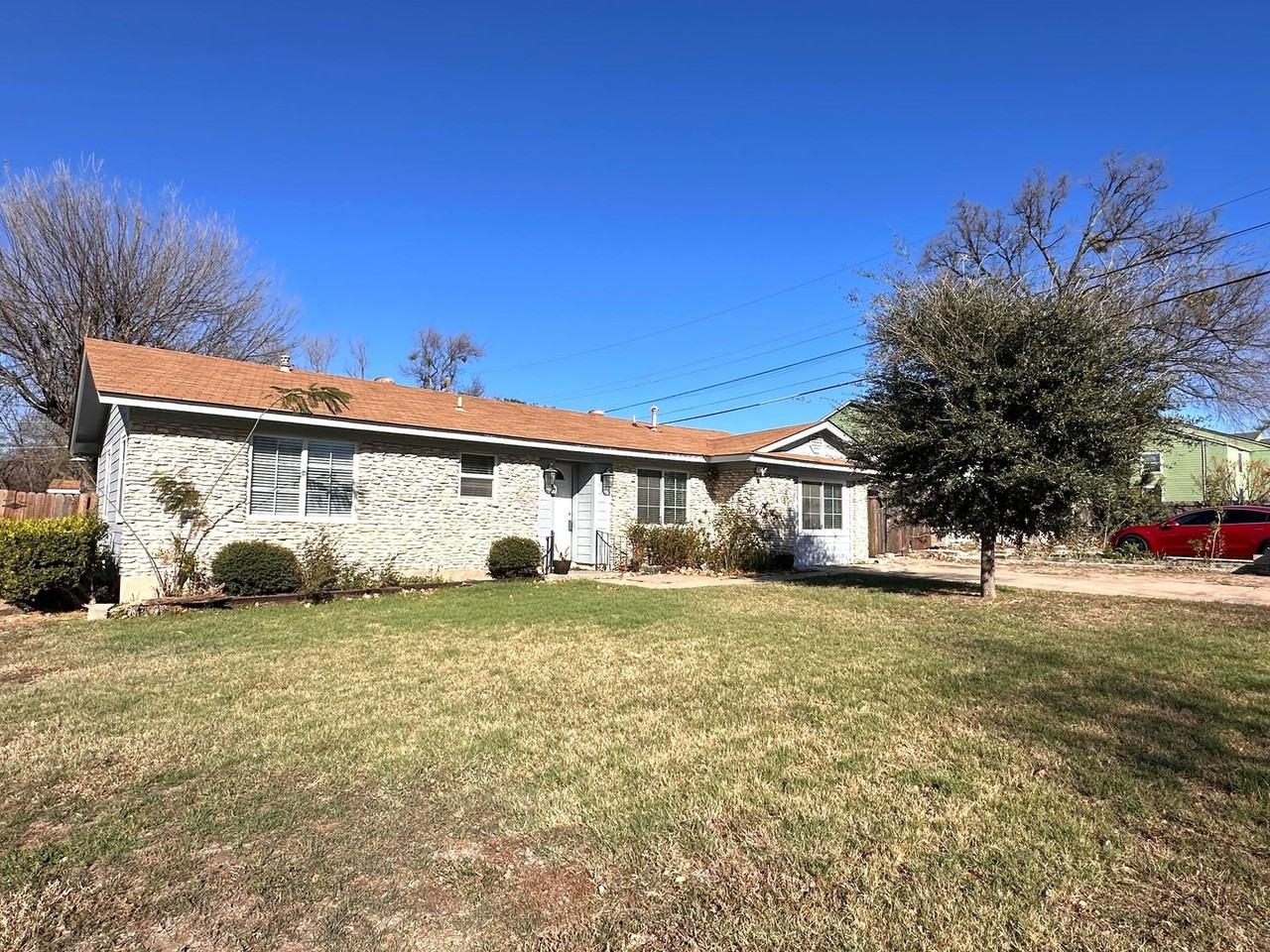 2500 Biggs Dr - Photo 2 of 24