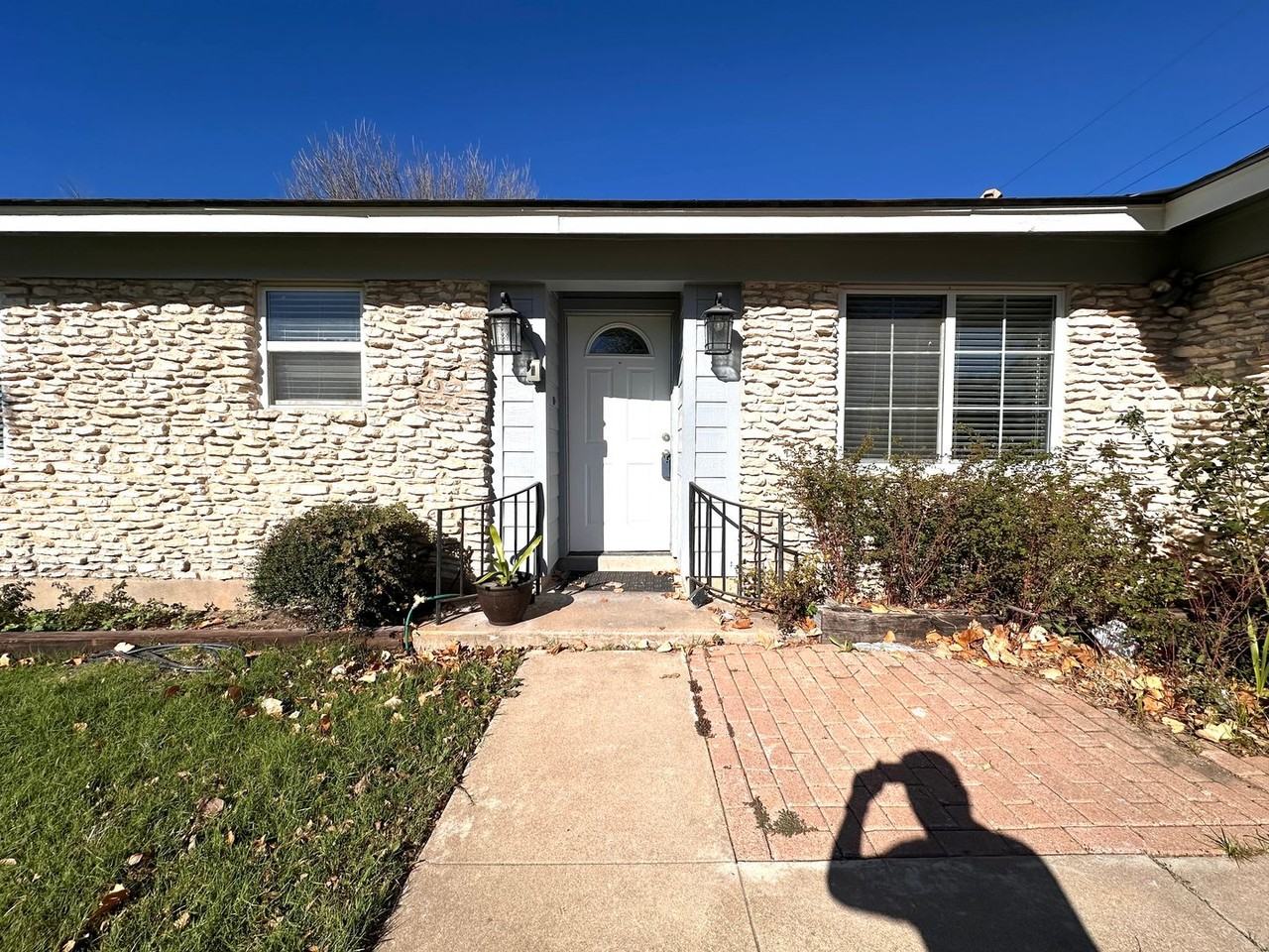 2500 Biggs Dr - Photo 4 of 24