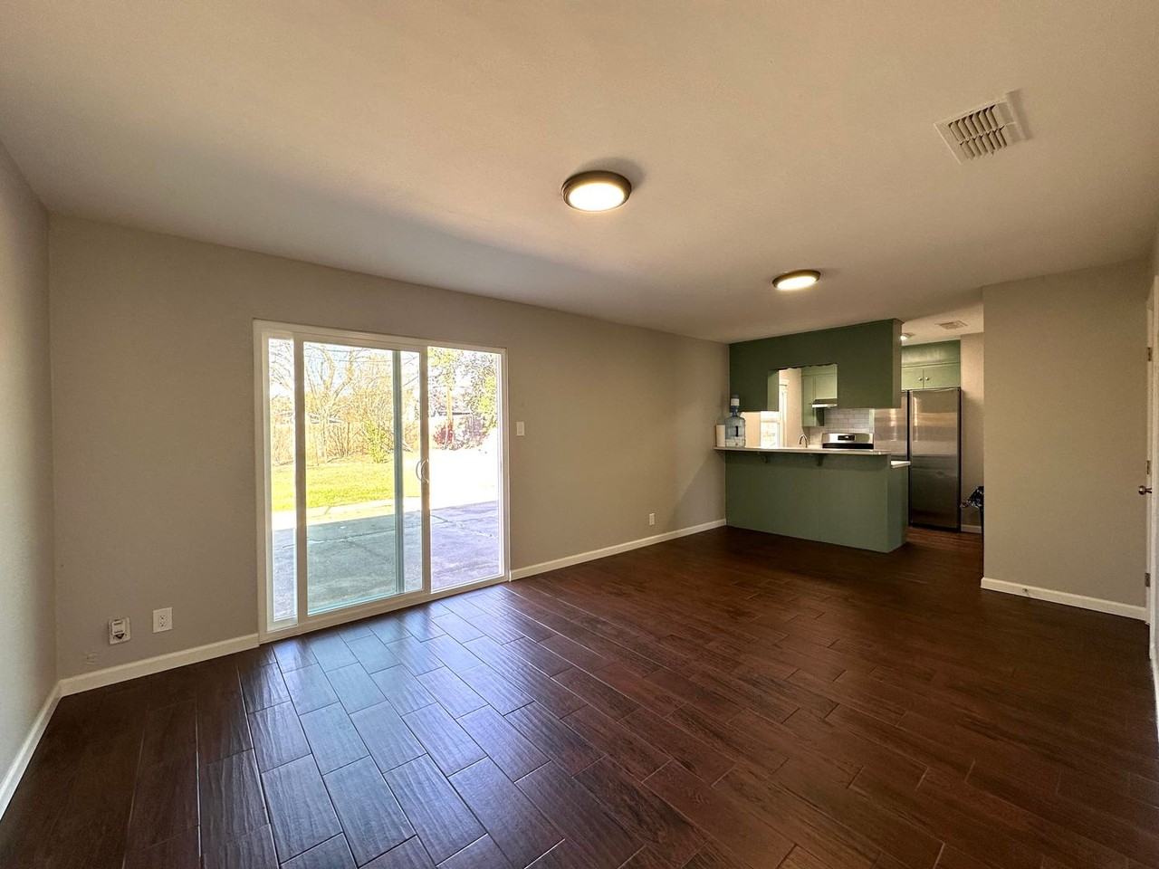 2500 Biggs Dr - Photo 6 of 24