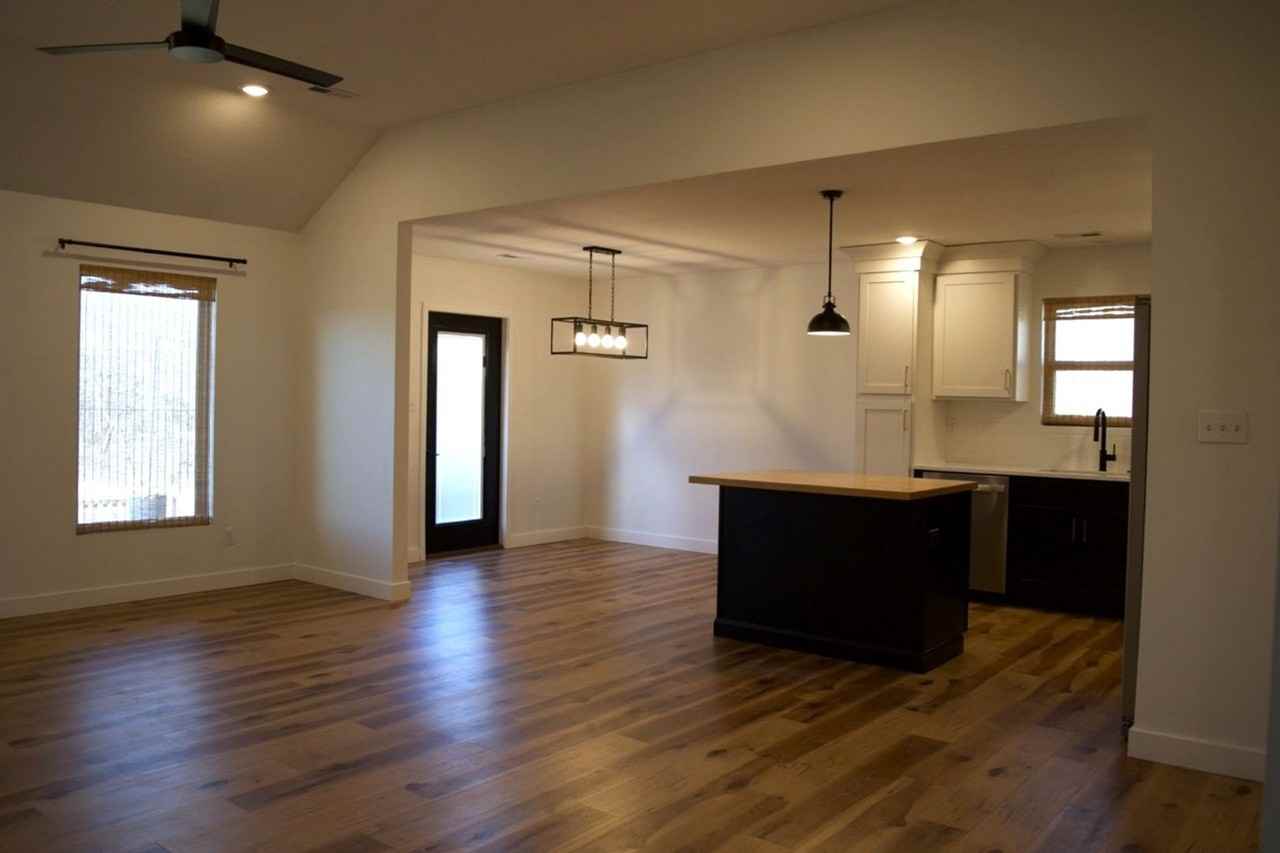 4004 Clydesdale Dr - Photo 2 of 35