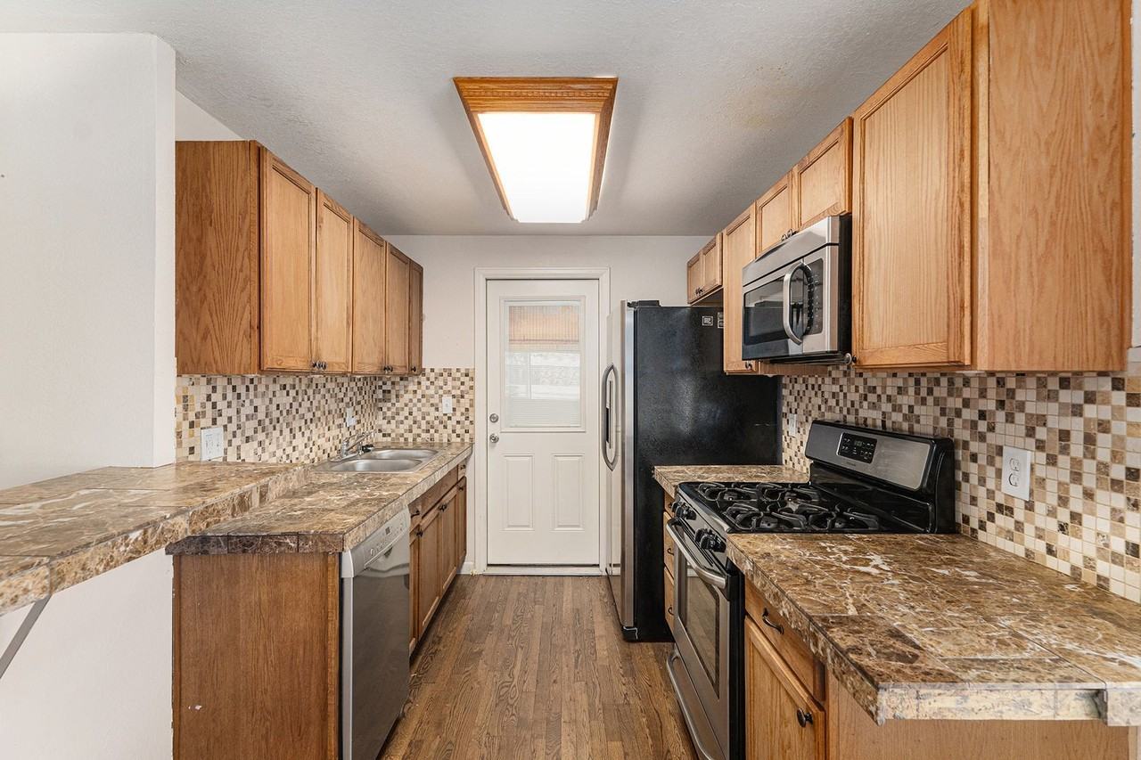 3110 W Bear Creek Dr - Photo 6 of 23