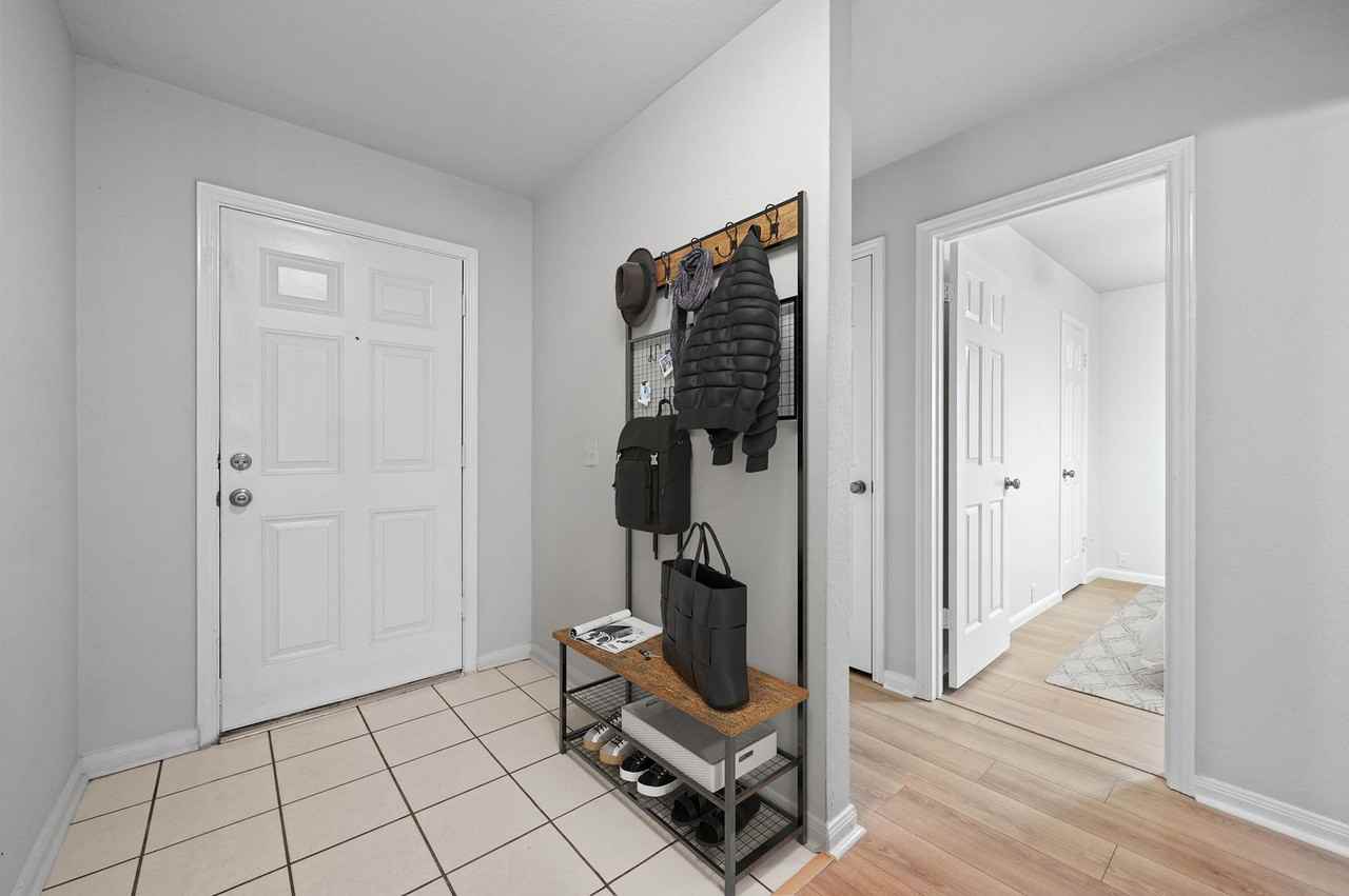 2028 Kaiser Dr - Photo 2 of 24