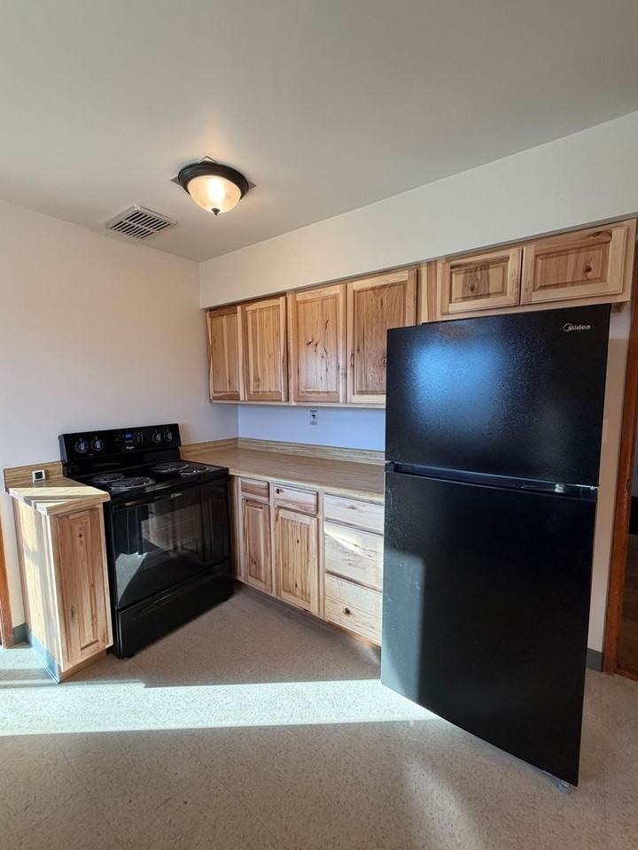 8915 Travis Dr - Photo 7 of 20