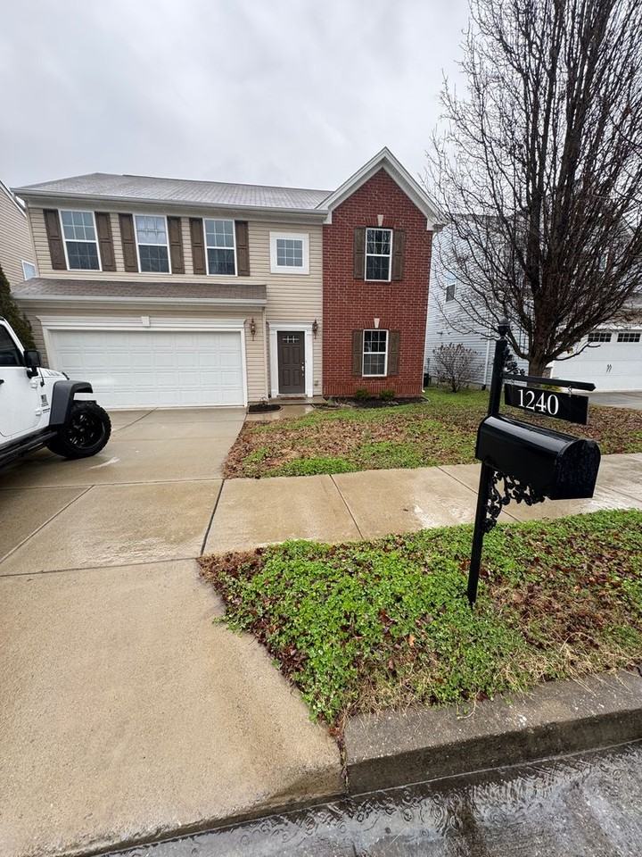 1240 Scarcroft Ln - Photo 5 of 41