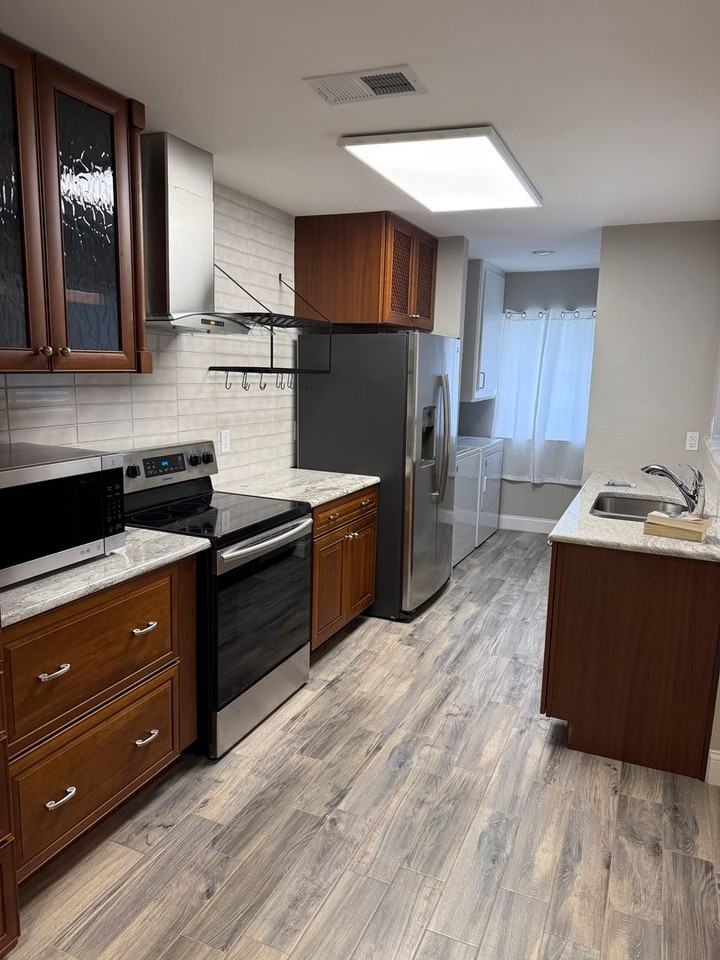 604 Bellaire Dr - Photo 7 of 15